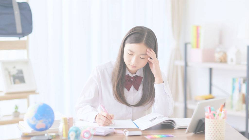 woman-studying